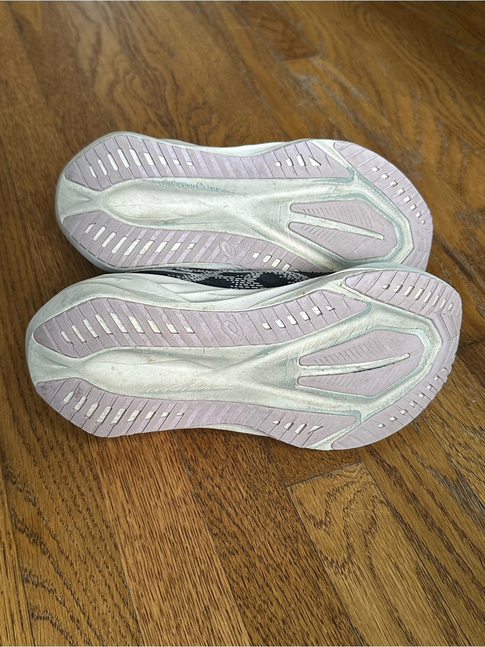 Asics Novablast 5 Running Shoes in Black/Pink Pearl - Size 7 (US) - Picture 7 of 15